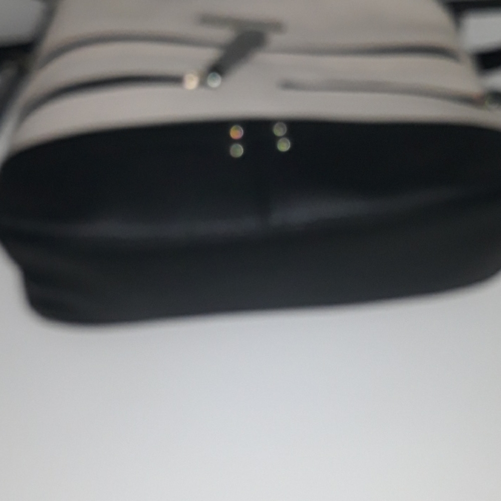 Handbag - Picture 5 of 6